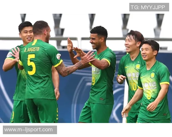 林丹转战足球赛场展现运动员多才多艺的魅力与挑战